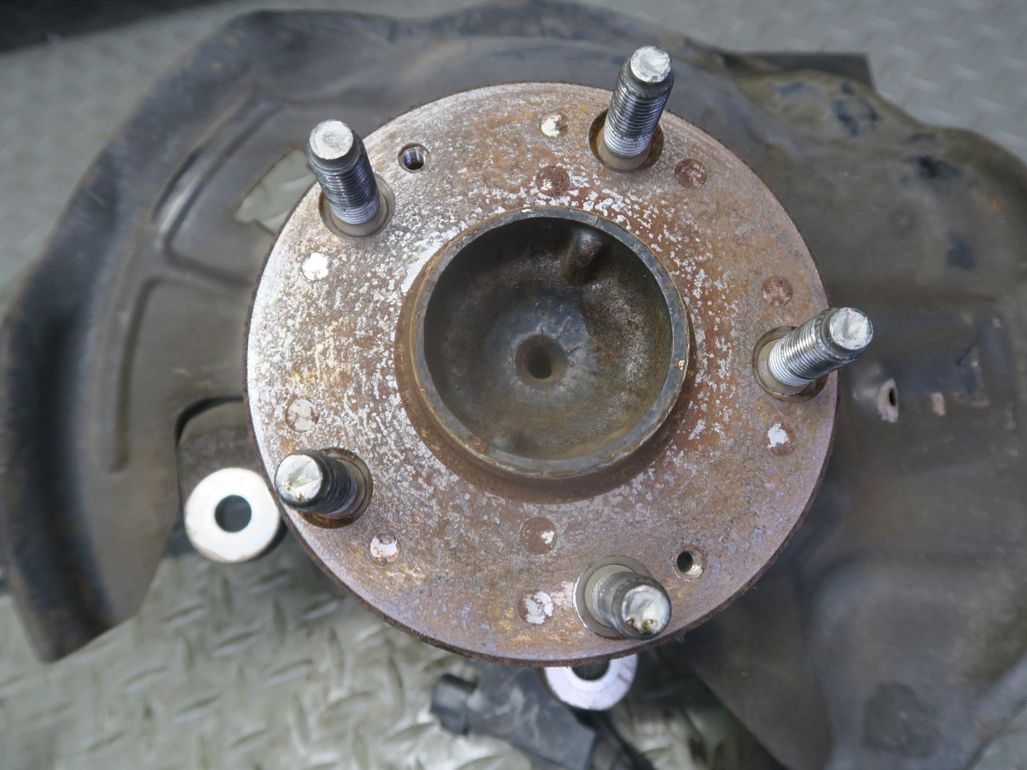95-97 Toyota Celsior Lexus LS400 UCF20 Front Right Knuckle Wheel Hub Bearing OEM