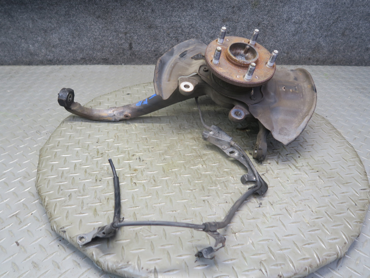 95-97 Toyota Celsior Lexus LS400 UCF20 Front Right Knuckle Wheel Hub Bearing OEM