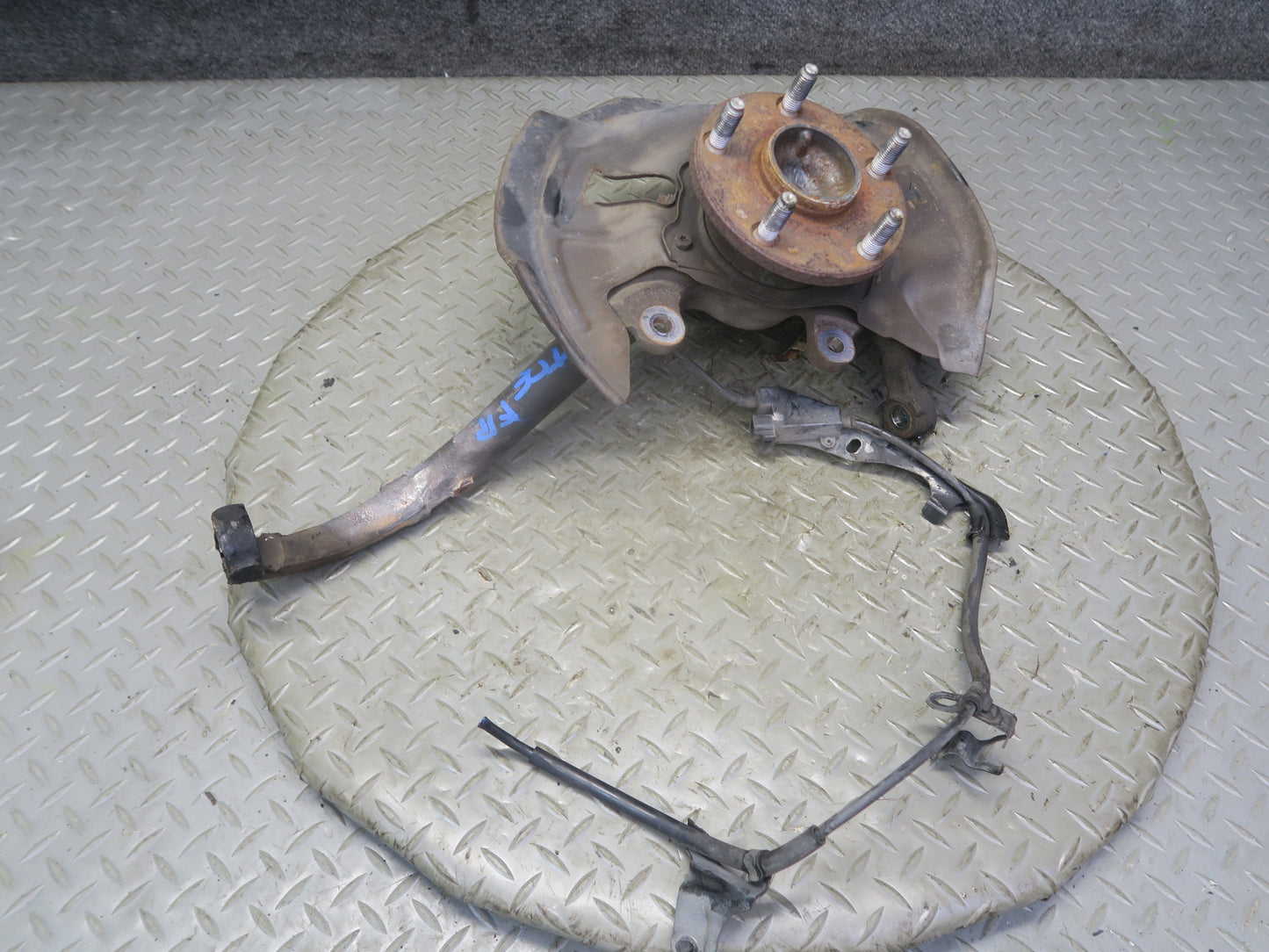 95-97 Toyota Celsior Lexus LS400 UCF20 Front Right Knuckle Wheel Hub Bearing OEM