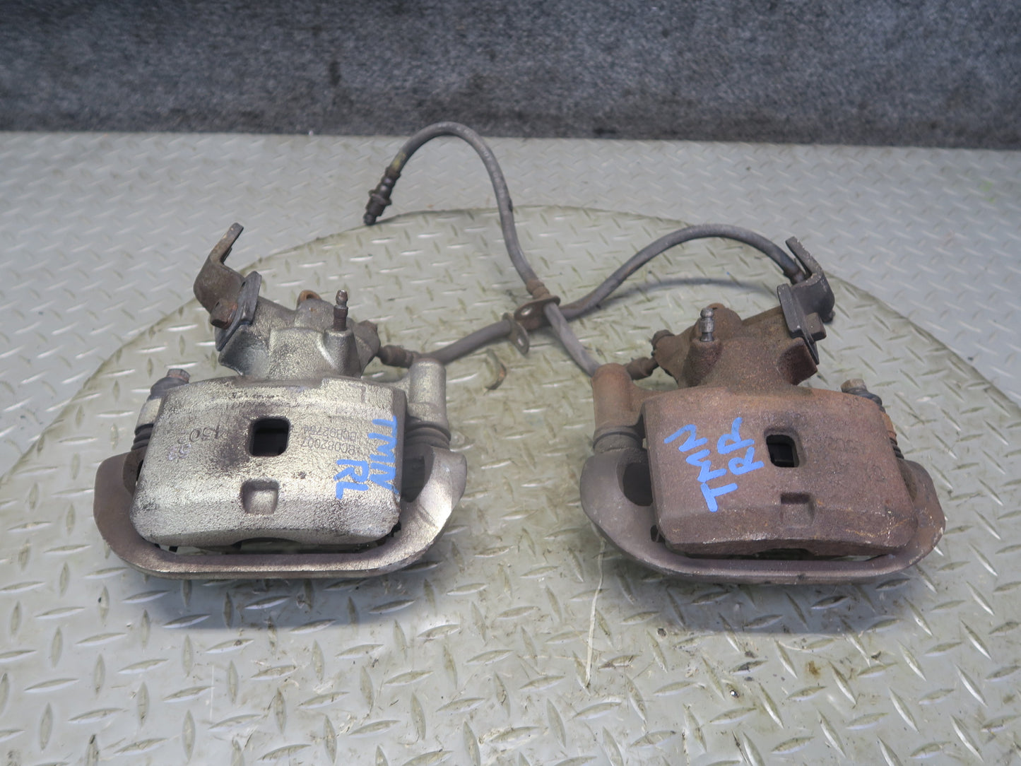 00-02 Toyota MR2 Spyder ZZW30L Set of 2 Rear Left & Right Brake Caliper OEM
