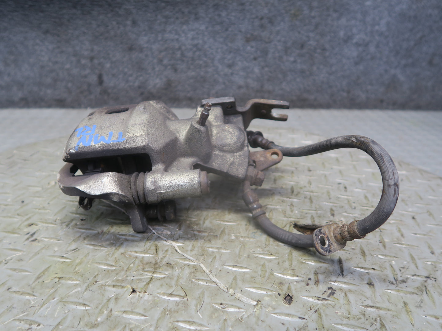 00-02 Toyota MR2 Spyder ZZW30L Set of 2 Rear Left & Right Brake Caliper OEM
