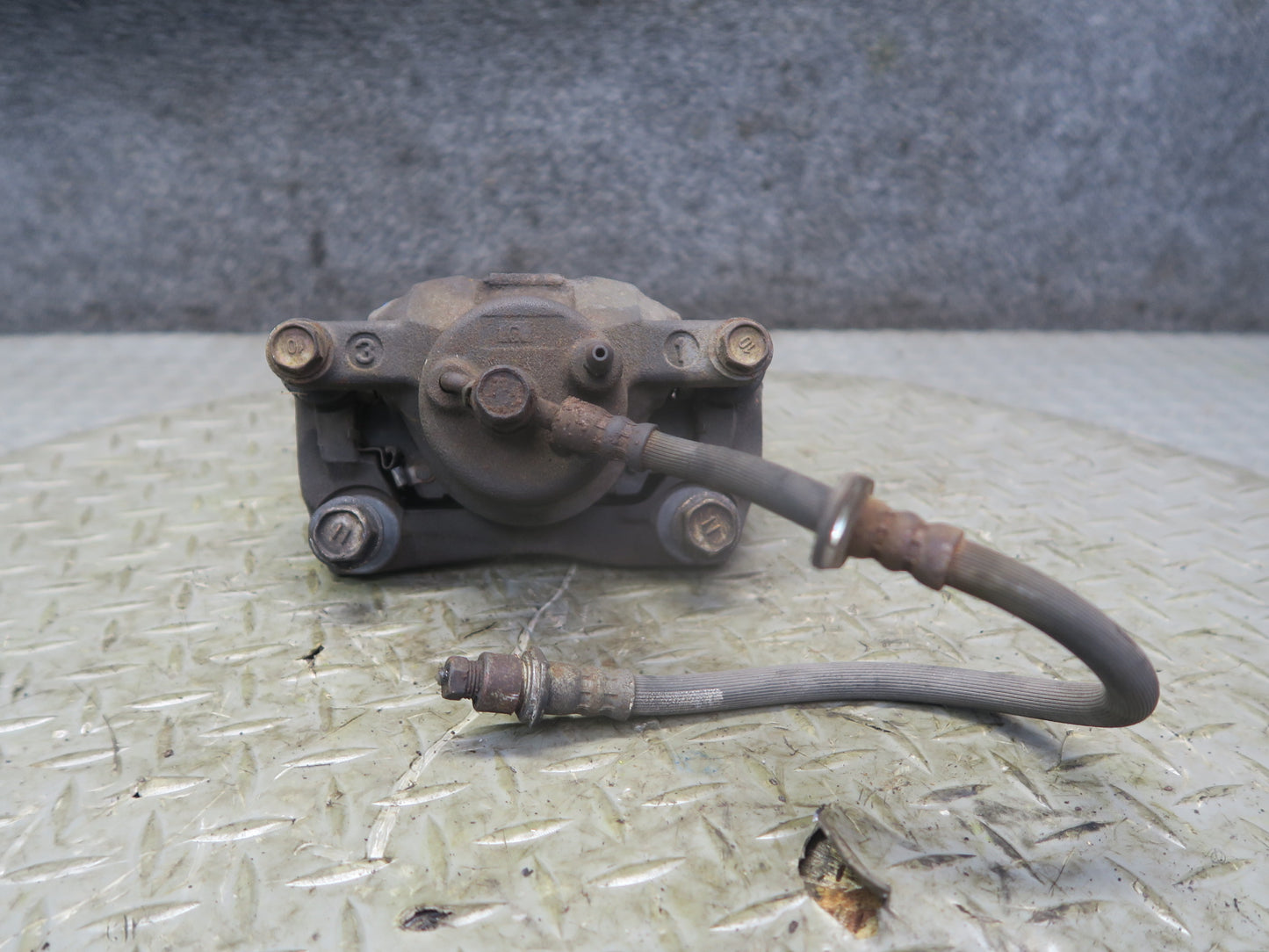 00-05 Toyota MR2 Spyder ZZW30L Set of 2 Front Left & Right Brake Caliper OEM