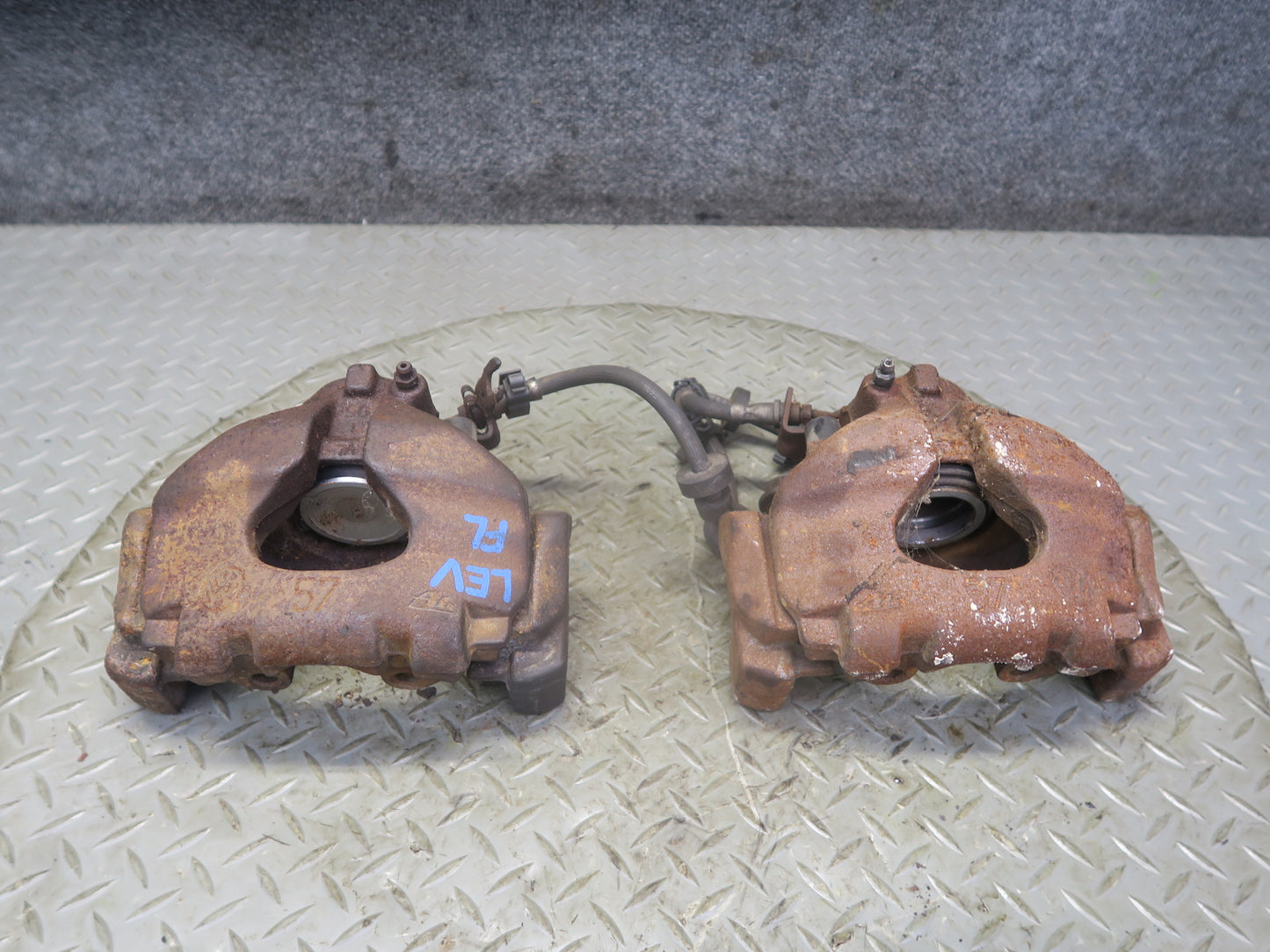 99-00 VW Eurovan T4 FWD 2.8L Set of 2 Front Left & Right Brake Caliper 91K OEM