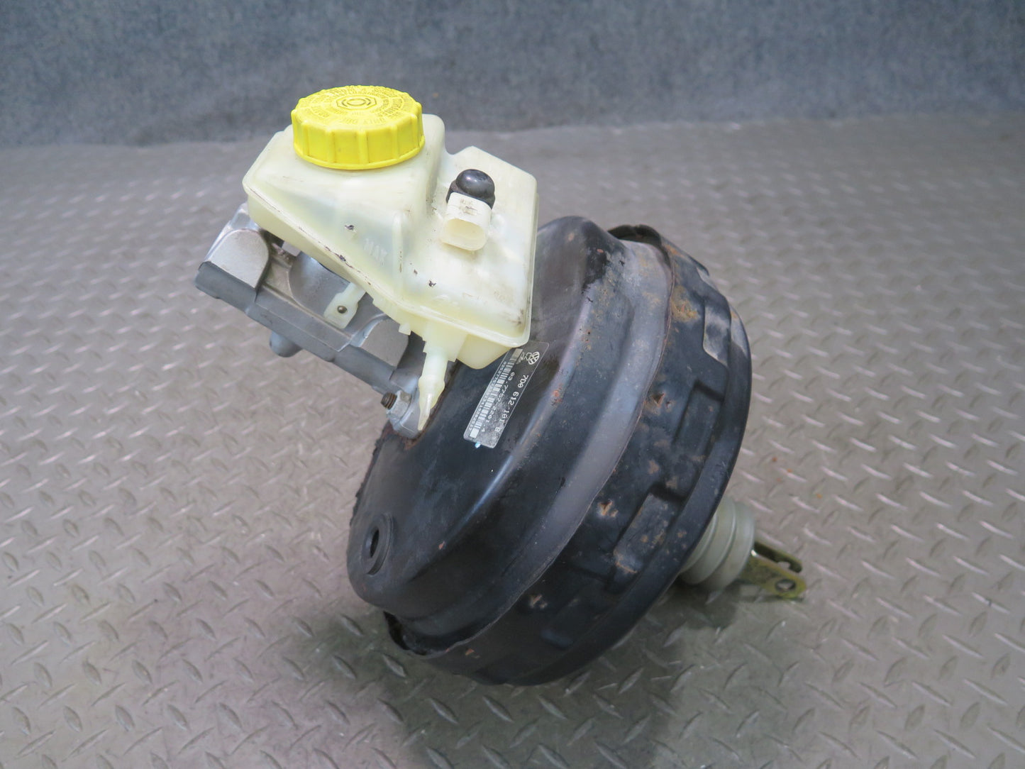 99-03 VW Eurovan T4 2.8L Brake Master Cylinder Booster Fluid Reservoir OEM