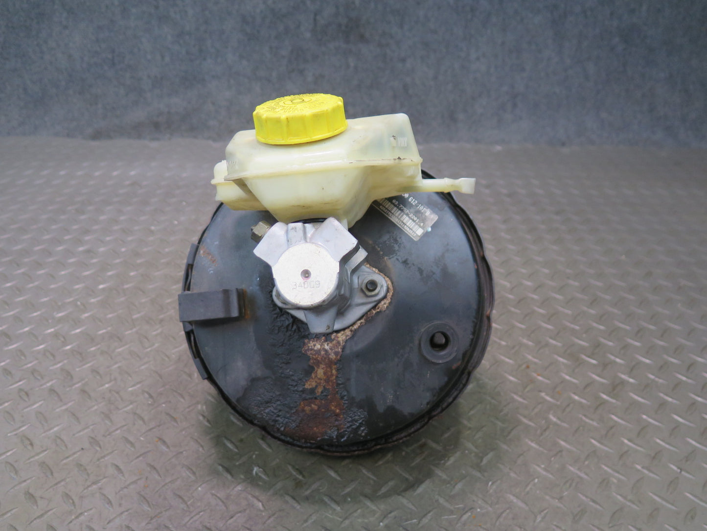 99-03 VW Eurovan T4 2.8L Brake Master Cylinder Booster Fluid Reservoir OEM