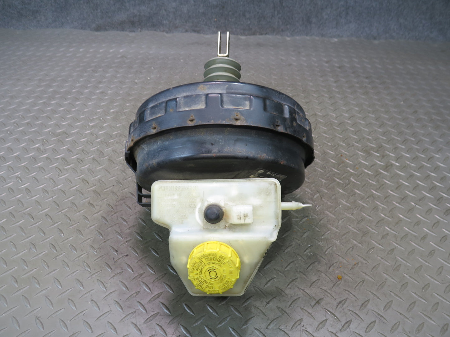 99-03 VW Eurovan T4 2.8L Brake Master Cylinder Booster Fluid Reservoir OEM