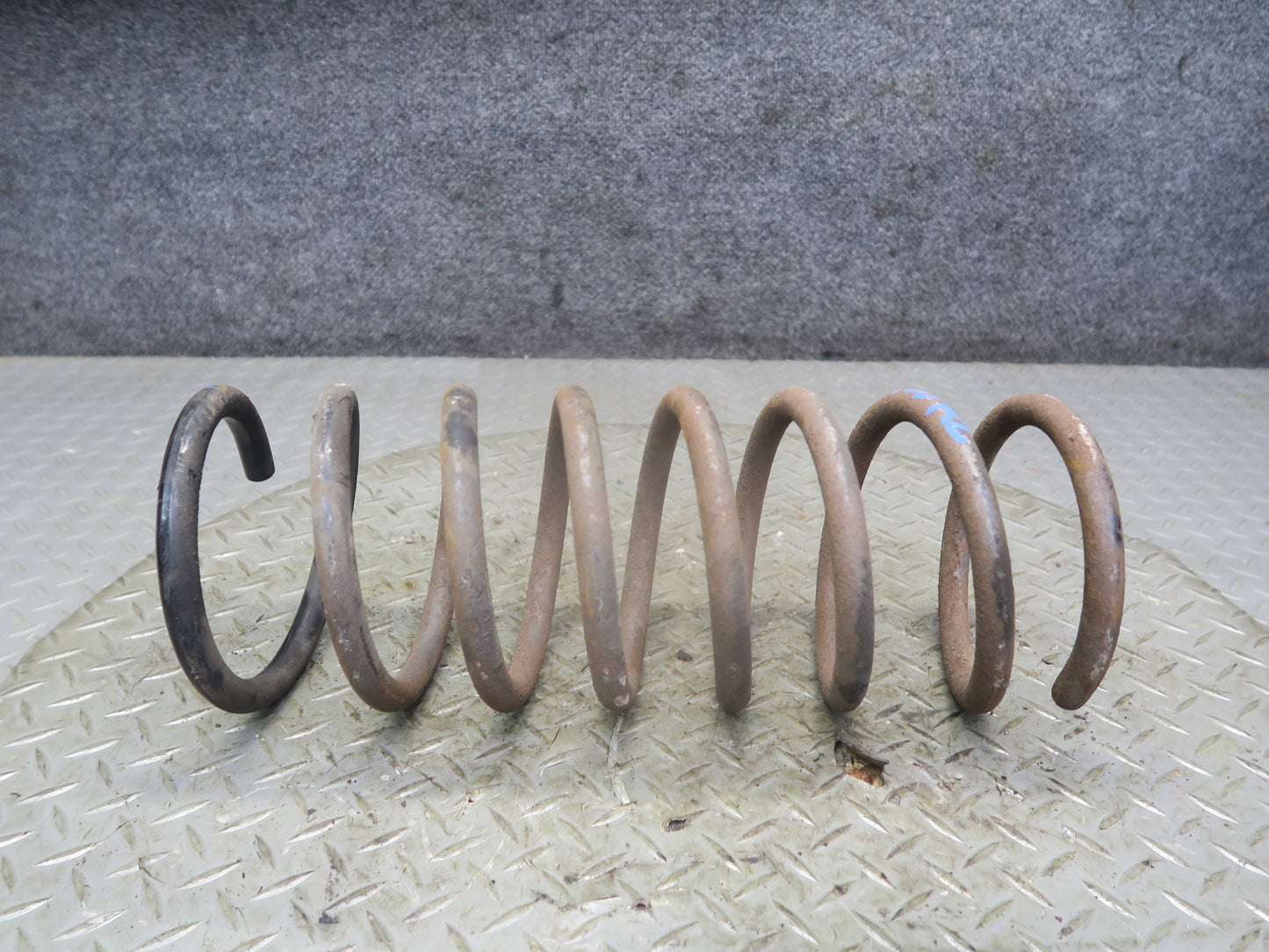 84-86 Toyota Cressida MX73 Sedan Set of 2 Rear Left & Right Coil Spring 45K OEM