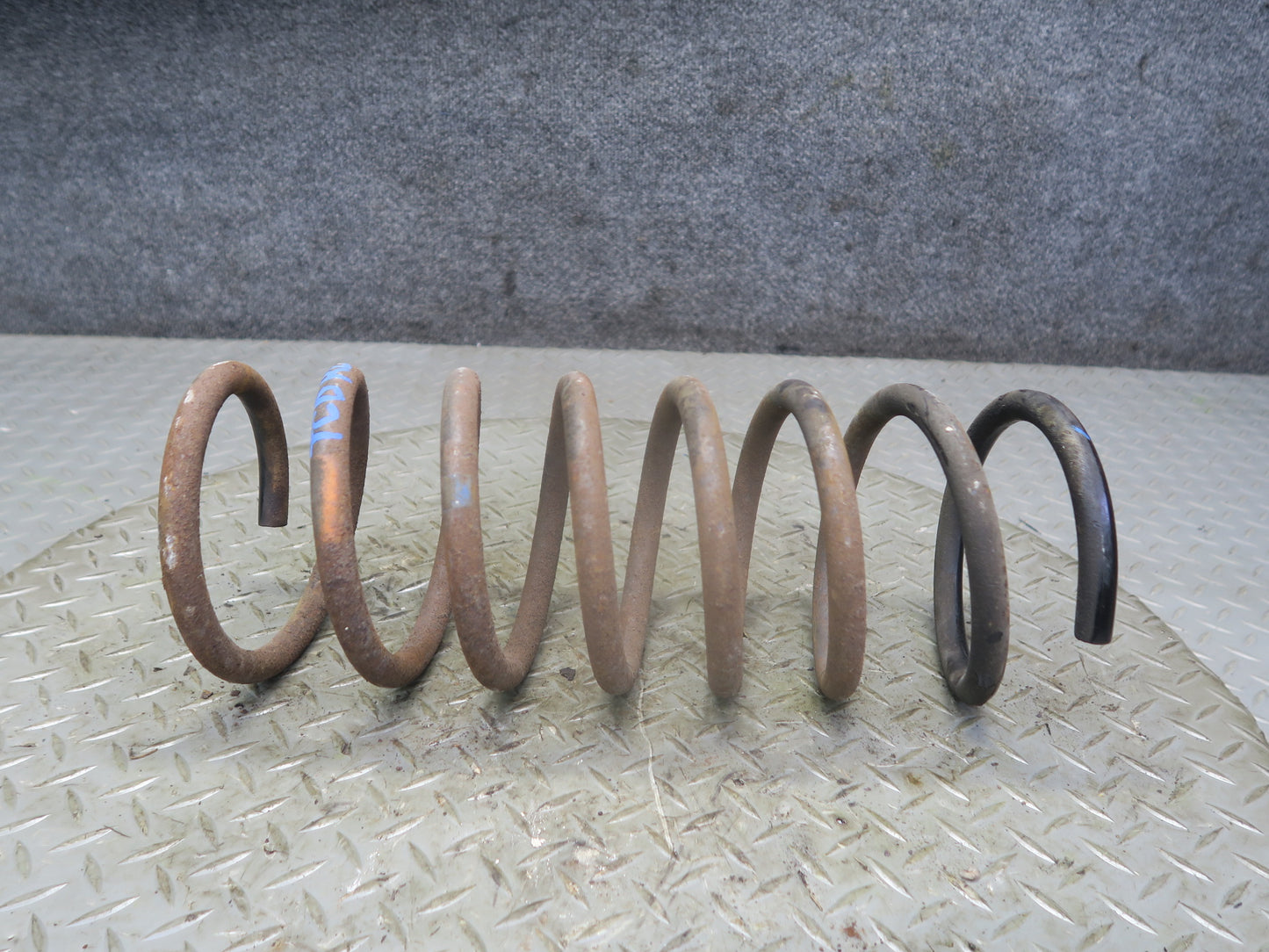 84-86 Toyota Cressida MX73 Sedan Set of 2 Rear Left & Right Coil Spring 45K OEM