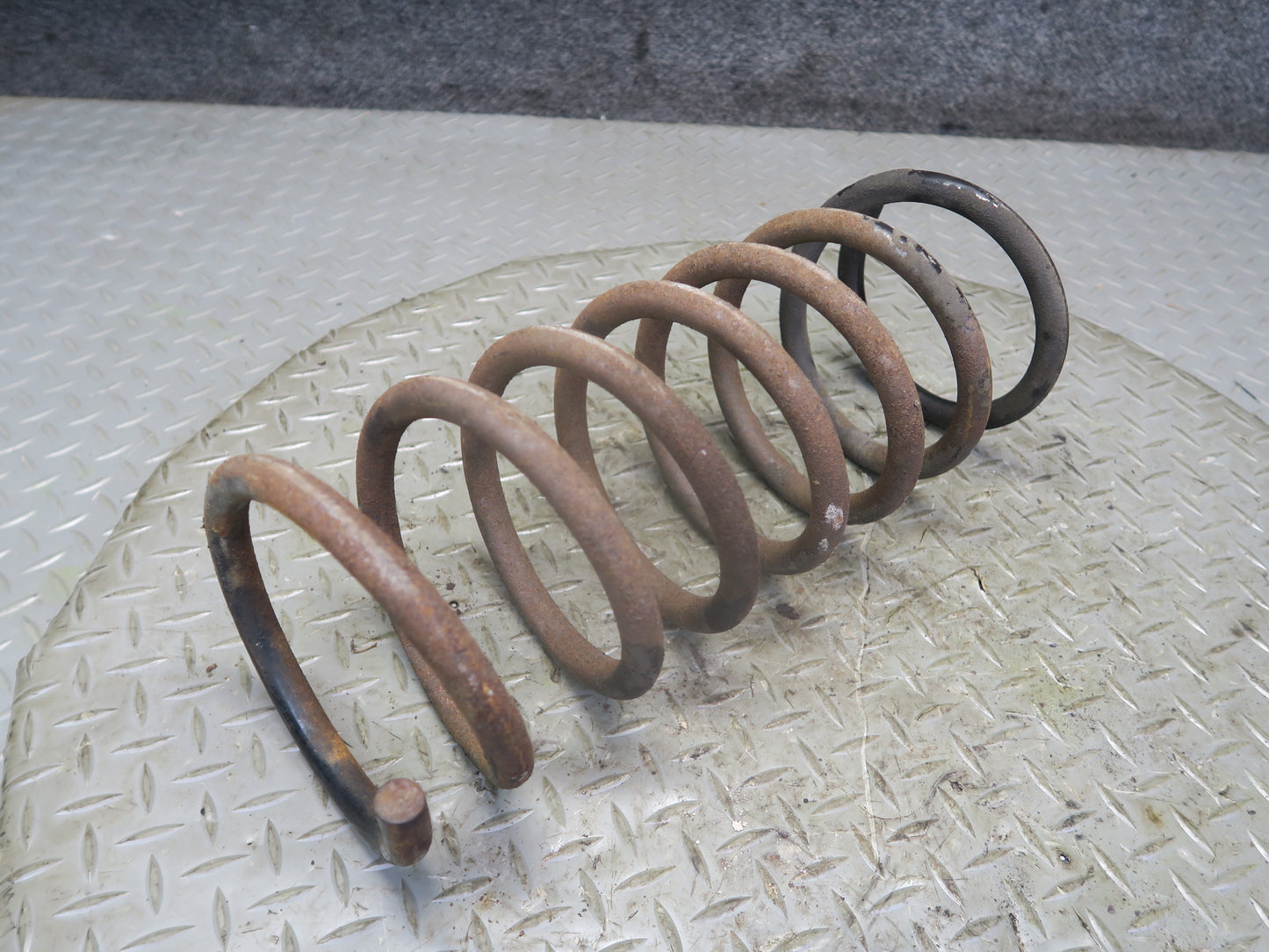 84-86 Toyota Cressida MX73 Sedan Set of 2 Rear Left & Right Coil Spring 45K OEM