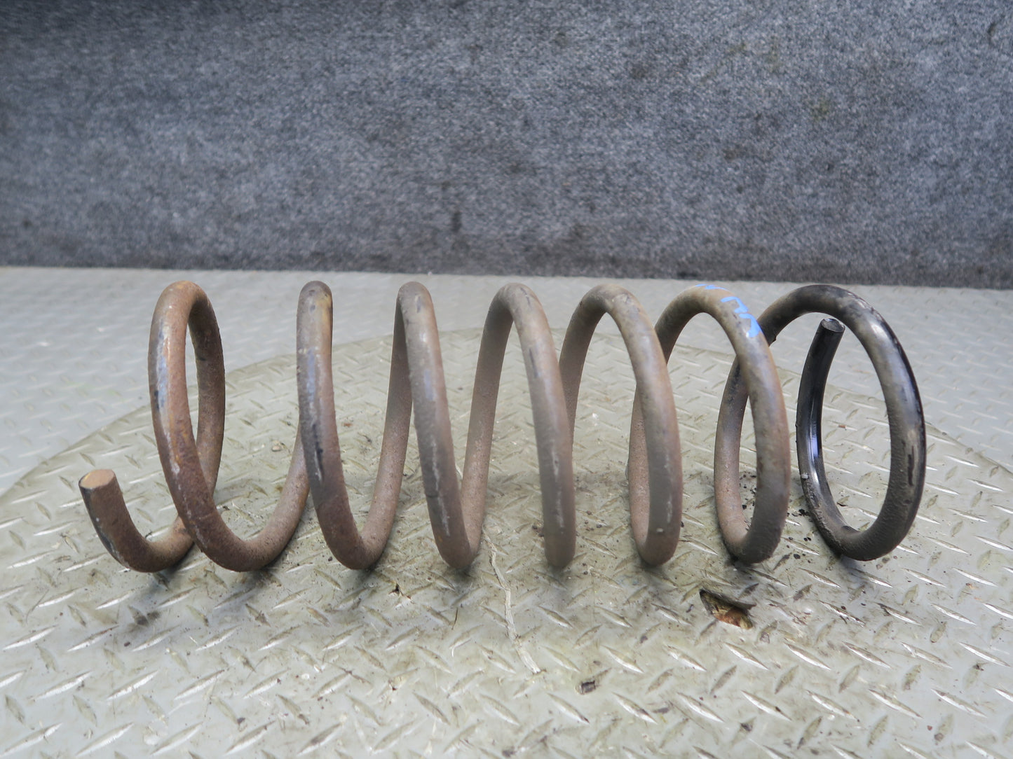 84-86 Toyota Cressida MX73 Sedan Set of 2 Rear Left & Right Coil Spring 45K OEM