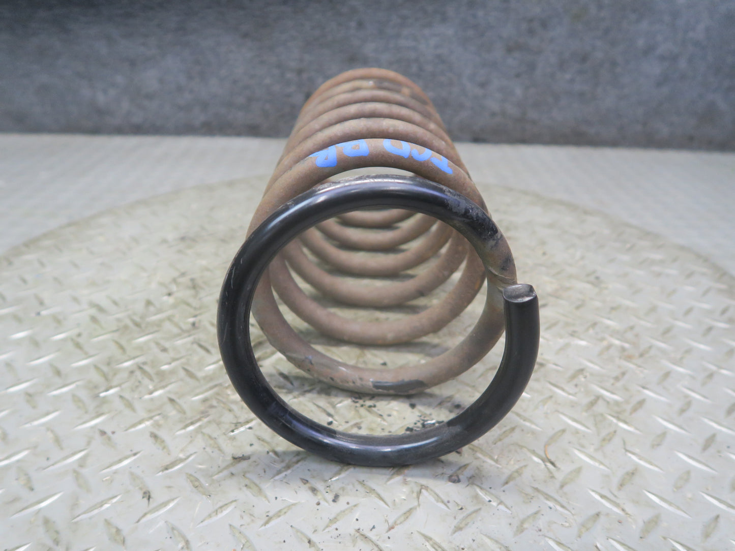 84-86 Toyota Cressida MX73 Sedan Set of 2 Rear Left & Right Coil Spring 45K OEM
