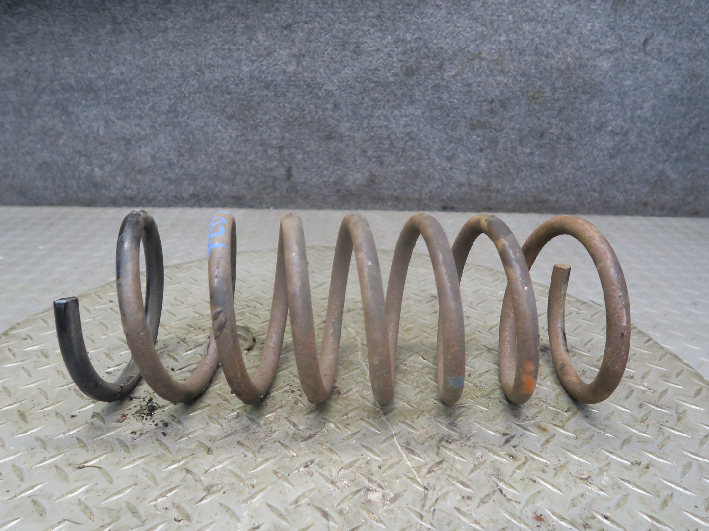 84-86 Toyota Cressida MX73 Sedan Set of 2 Rear Left & Right Coil Spring 45K OEM