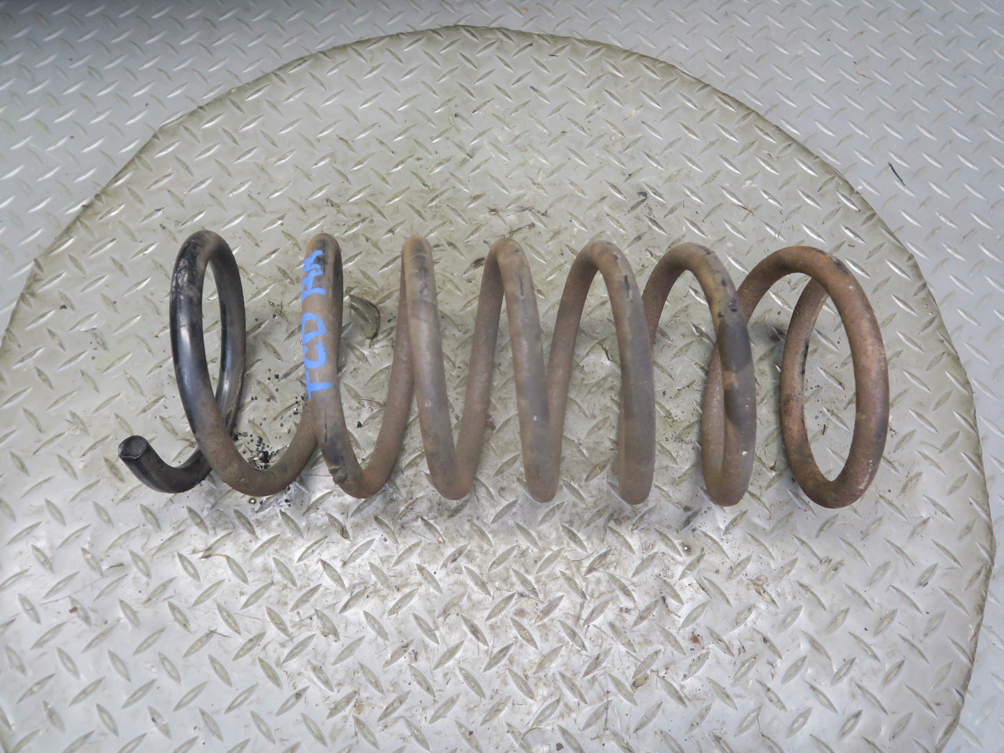 84-86 Toyota Cressida MX73 Sedan Set of 2 Rear Left & Right Coil Spring 45K OEM