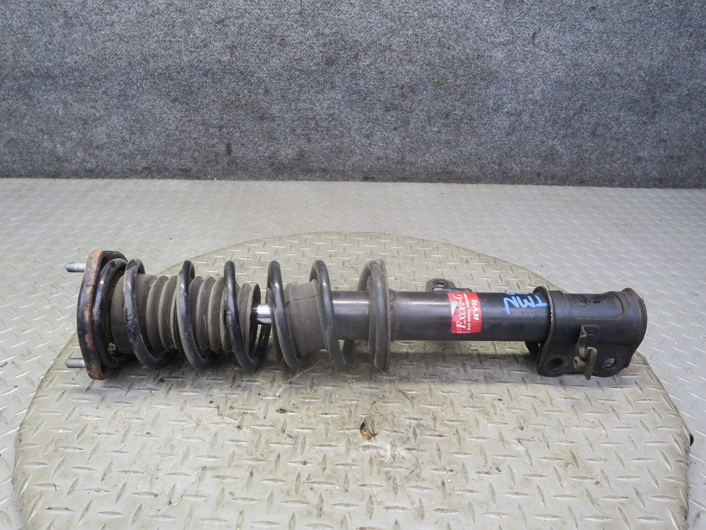 00-02 Toyota MR2 Spyder ZZW30L Set of 2 Rear Strut Shock Absorber KYB Excel-g