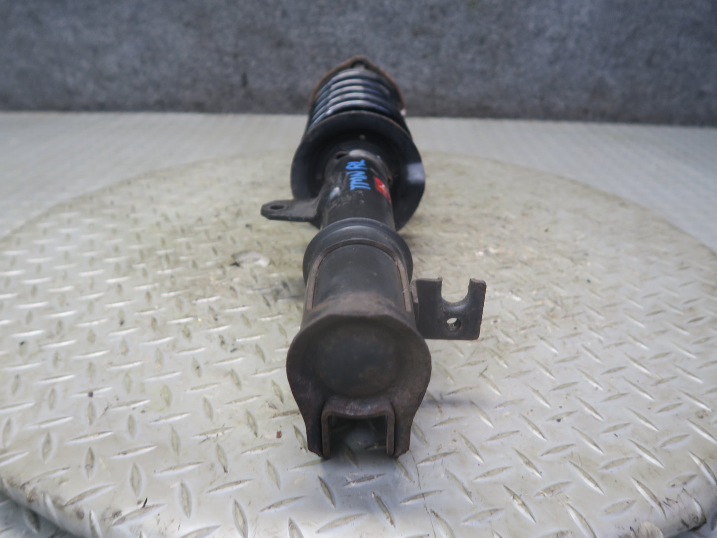 00-02 Toyota MR2 Spyder ZZW30L Set of 2 Rear Strut Shock Absorber KYB Excel-g