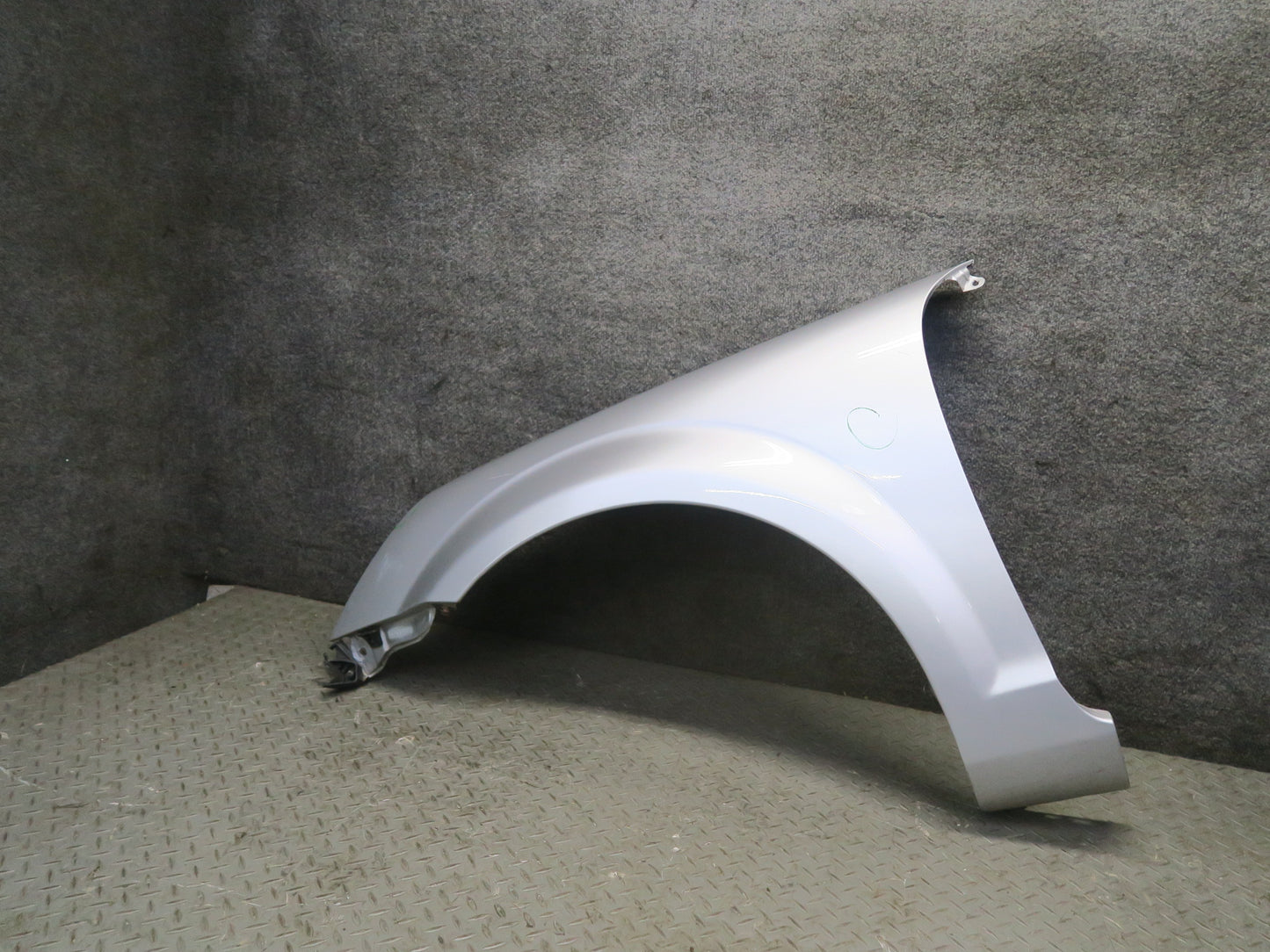 00-05 Toyota MR2 Spyder ZZW30L Front Left Fender Shell Panel Cover Silver OEM