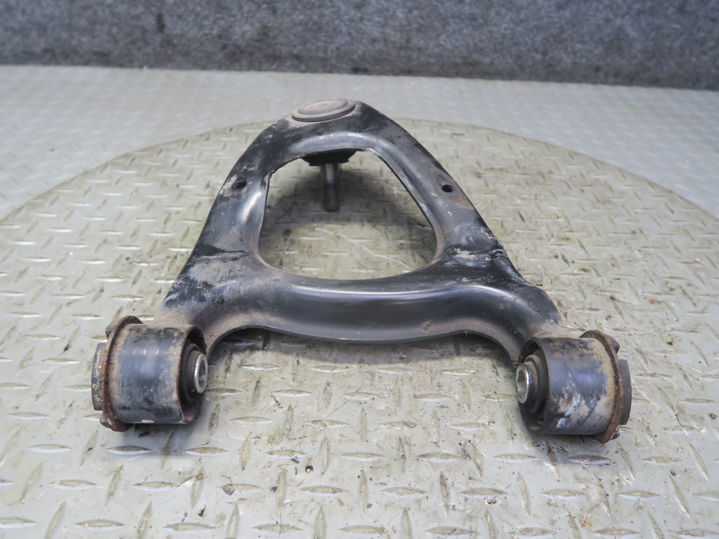 95-97 Toyota Celsior Lexus LS400 Rear Right Upper & Lower Control Arm Set OEM