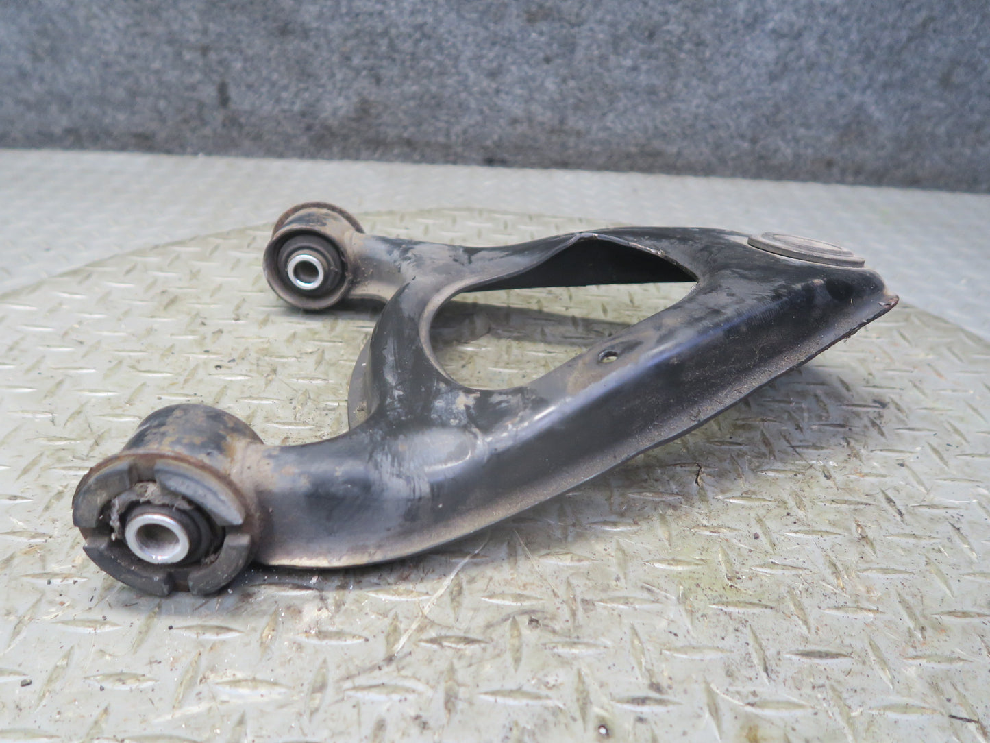 95-97 Toyota Celsior Lexus LS400 Rear Right Upper & Lower Control Arm Set OEM