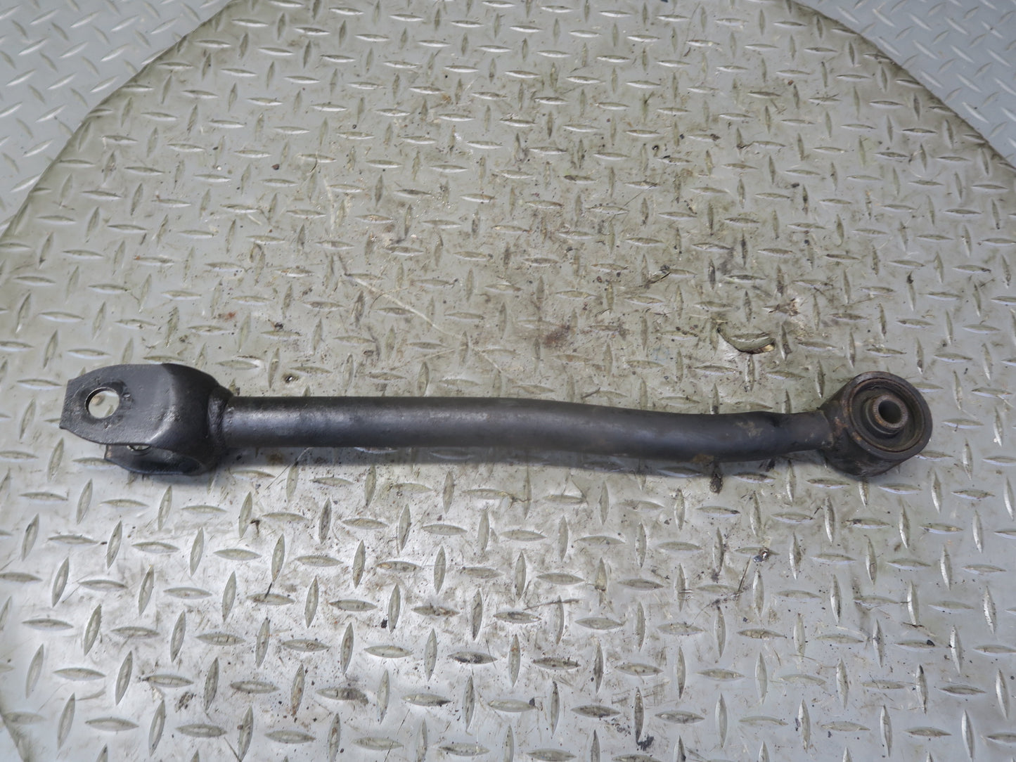 95-97 Toyota Celsior Lexus LS400 Rear Right Upper & Lower Control Arm Set OEM
