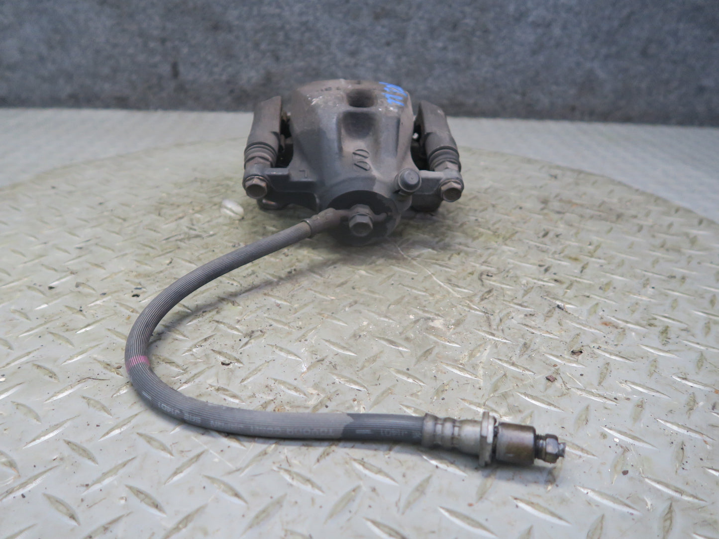 95-97 Toyota Celsior Lexus LS400 UCF20 Rear Left & Right Brake Caliper Set OEM