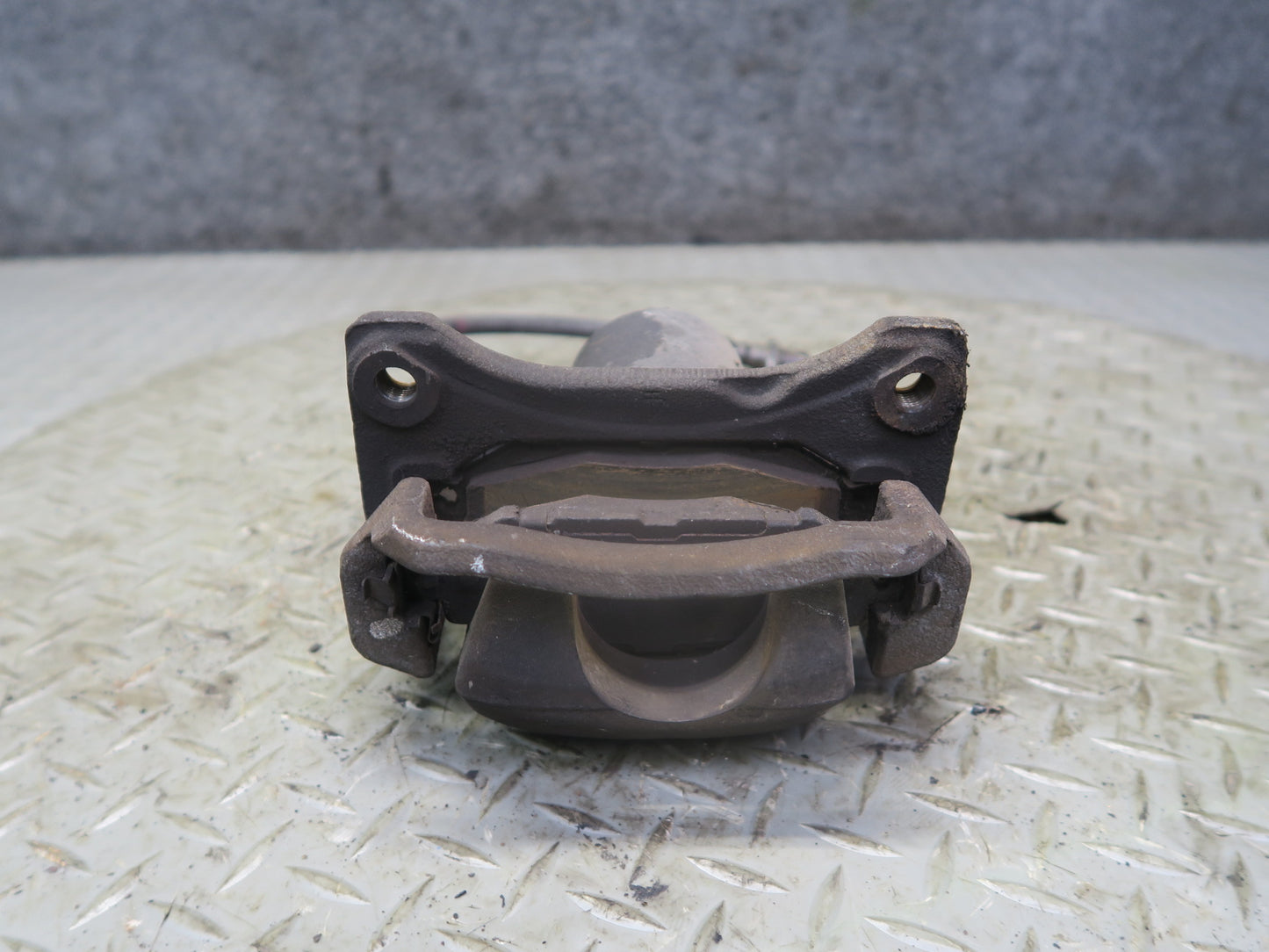 95-97 Toyota Celsior Lexus LS400 UCF20 Rear Left & Right Brake Caliper Set OEM