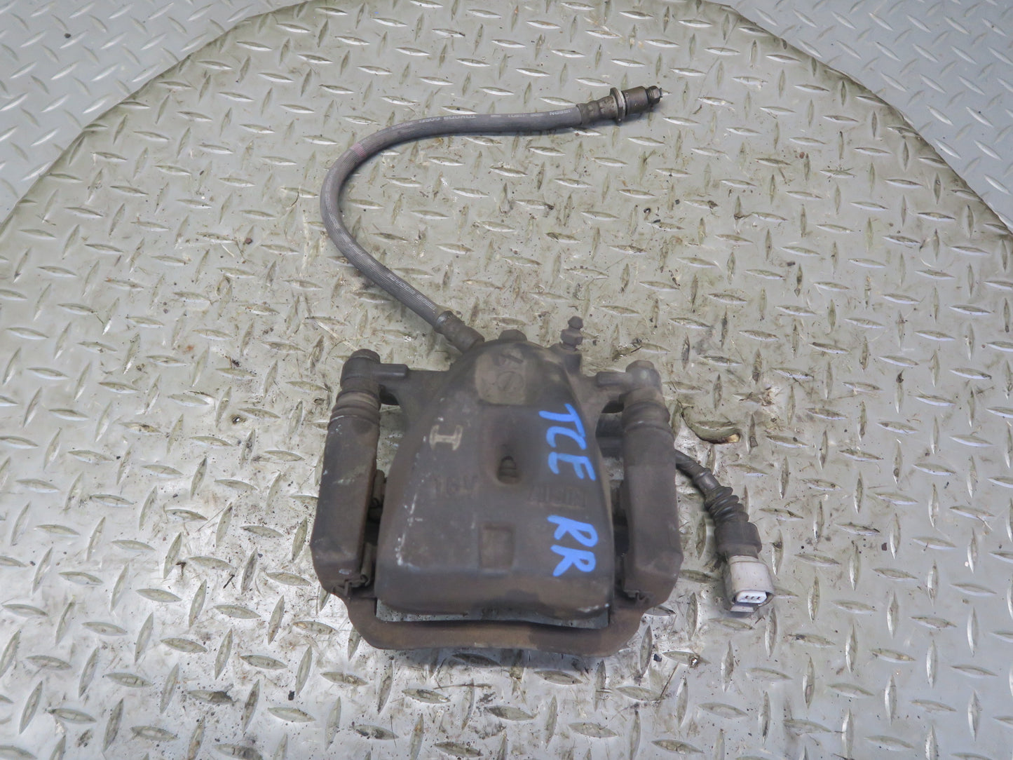 95-97 Toyota Celsior Lexus LS400 UCF20 Rear Left & Right Brake Caliper Set OEM