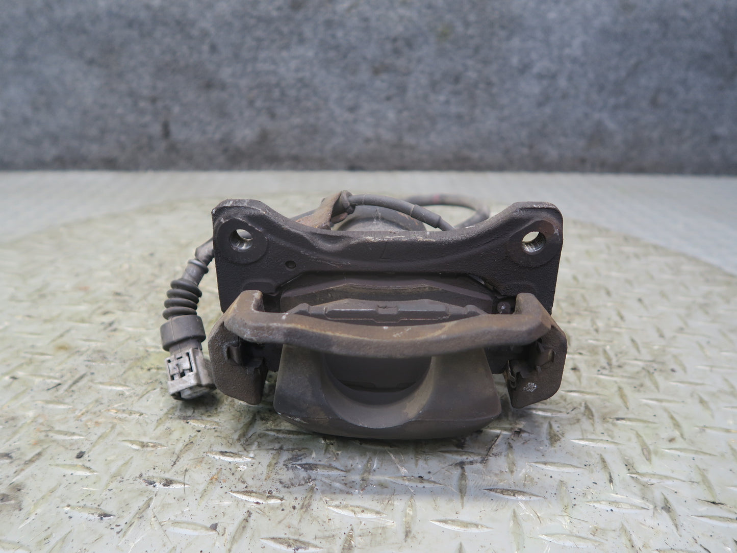 95-97 Toyota Celsior Lexus LS400 UCF20 Rear Left & Right Brake Caliper Set OEM