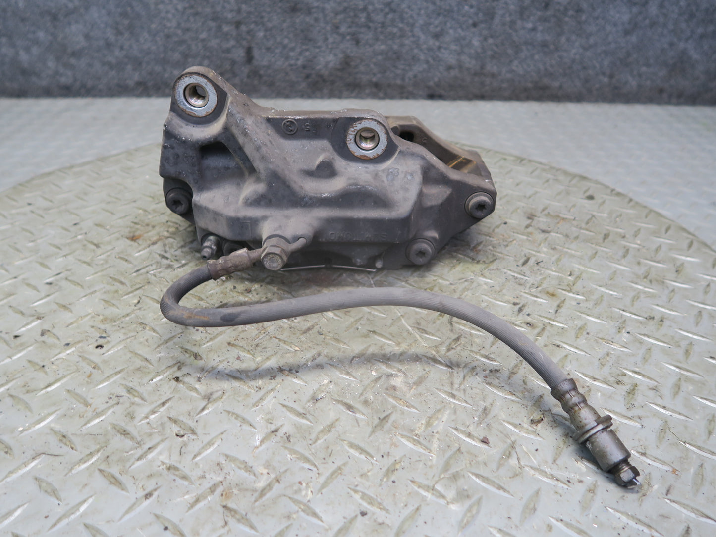 95-00 Toyota Celsior Lexus LS400 Front Left Right Brake Caliper Set Sumitomo OEM