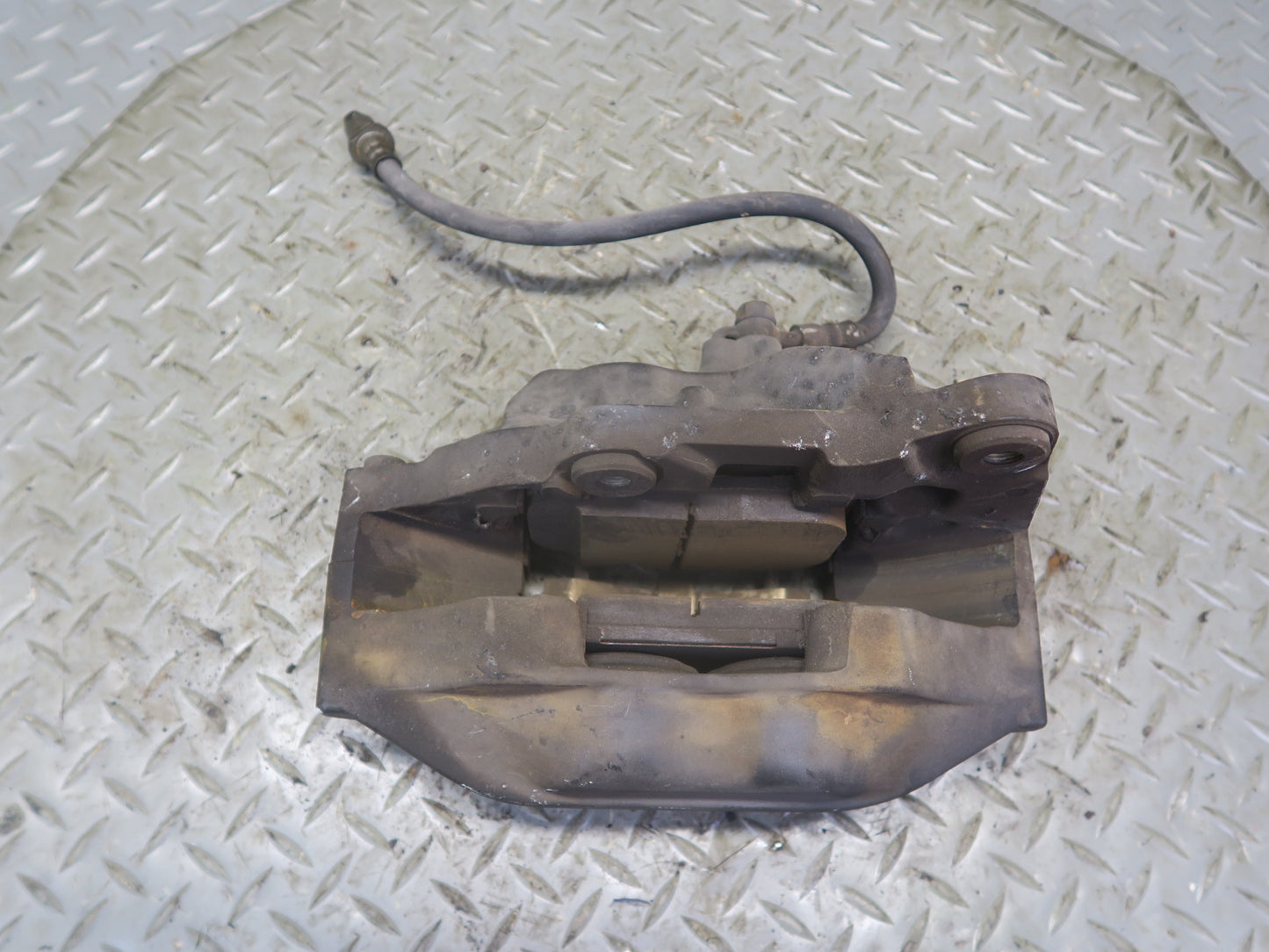 95-00 Toyota Celsior Lexus LS400 Front Left Right Brake Caliper Set Sumitomo OEM