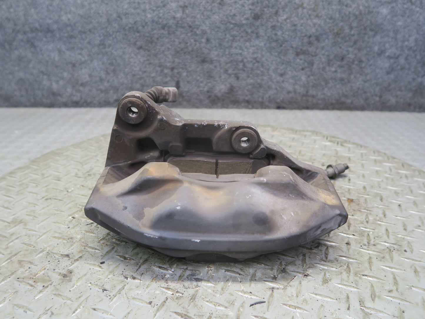95-00 Toyota Celsior Lexus LS400 Front Left Right Brake Caliper Set Sumitomo OEM