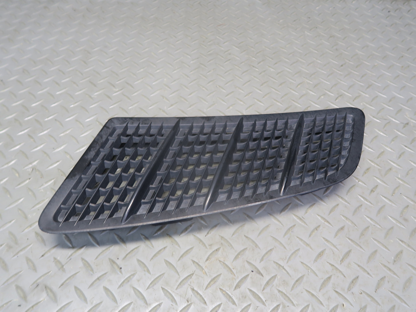2012-2020 Mercedes R172 SLK SLC Hood Left Side Vent Grille W/ Lower Cover Set