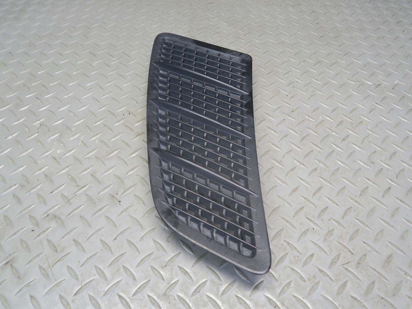 2012-2020 Mercedes R172 SLK SLC Hood Left Side Vent Grille W/ Lower Cover Set