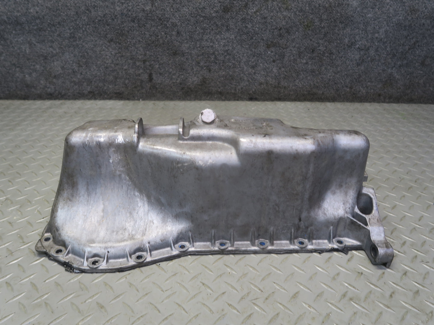 01-03 Volkswagen VW Eurovan T4 2.8L AXK Engine Oil Pan 022103603 OEM