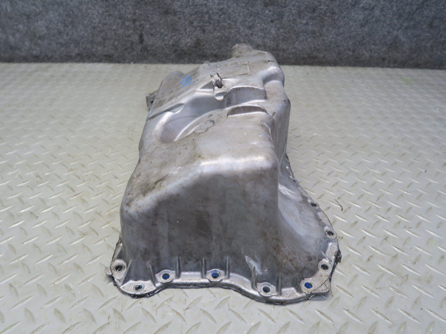 01-03 Volkswagen VW Eurovan T4 2.8L AXK Engine Oil Pan 022103603 OEM