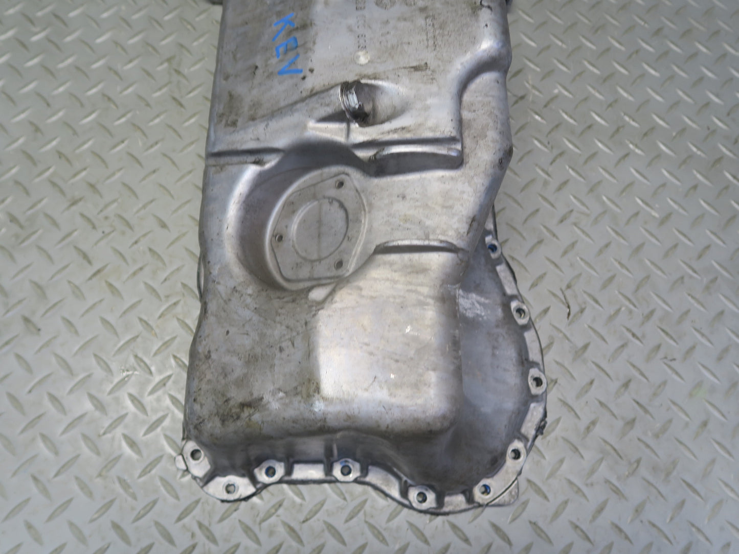 01-03 Volkswagen VW Eurovan T4 2.8L AXK Engine Oil Pan 022103603 OEM