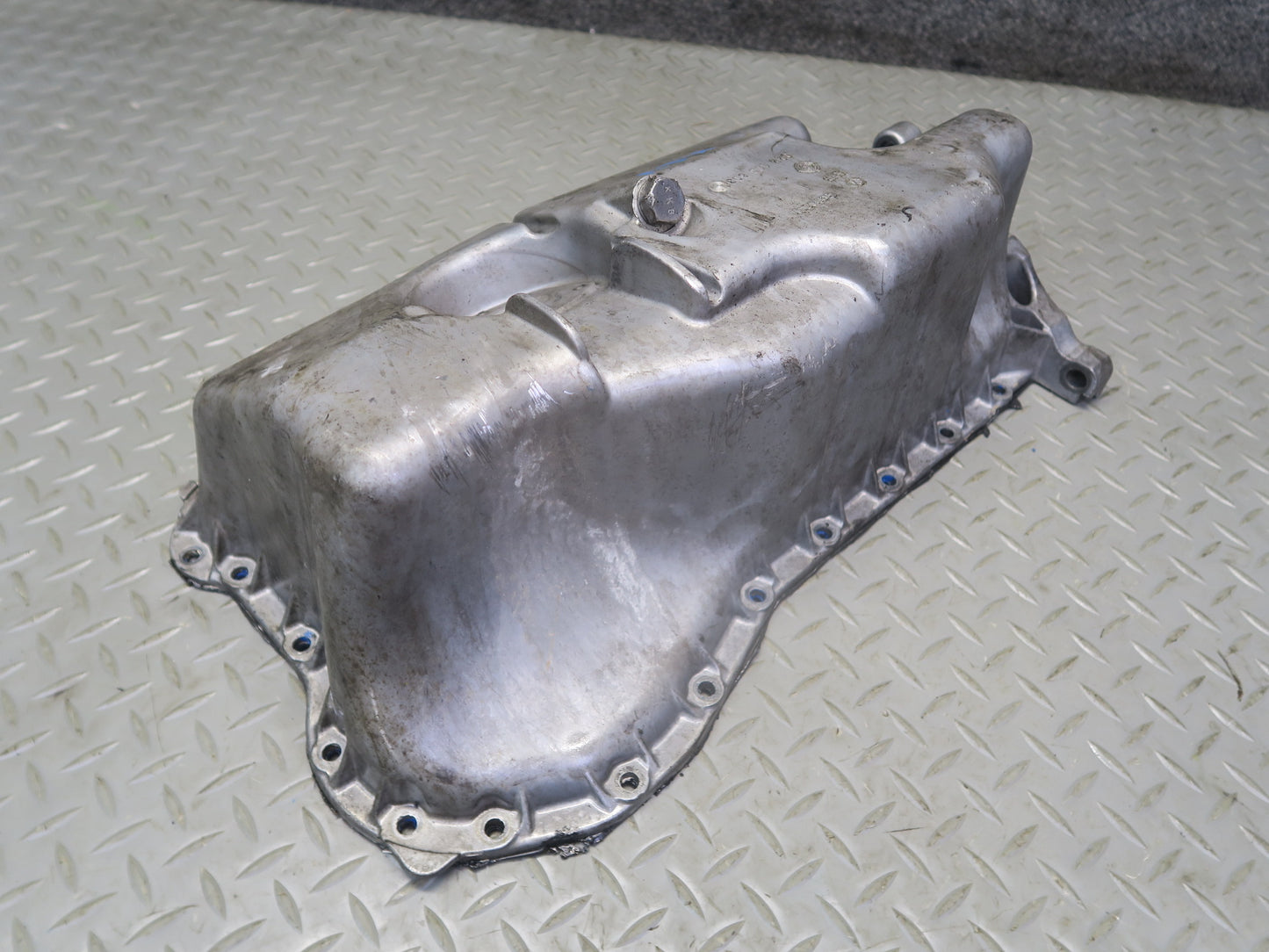 01-03 Volkswagen VW Eurovan T4 2.8L AXK Engine Oil Pan 022103603 OEM