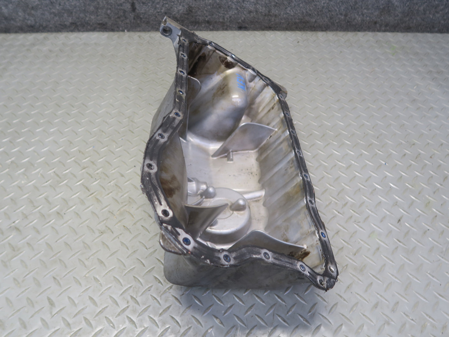 01-03 Volkswagen VW Eurovan T4 2.8L AXK Engine Oil Pan 022103603 OEM