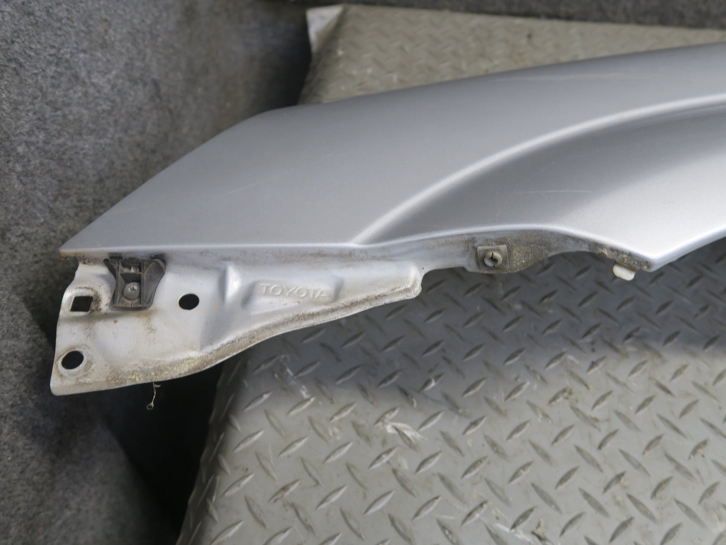 00-05 Toyota MR2 Spyder ZZW30L Rear Right Quarter Shell Cover Panel Silver OEM