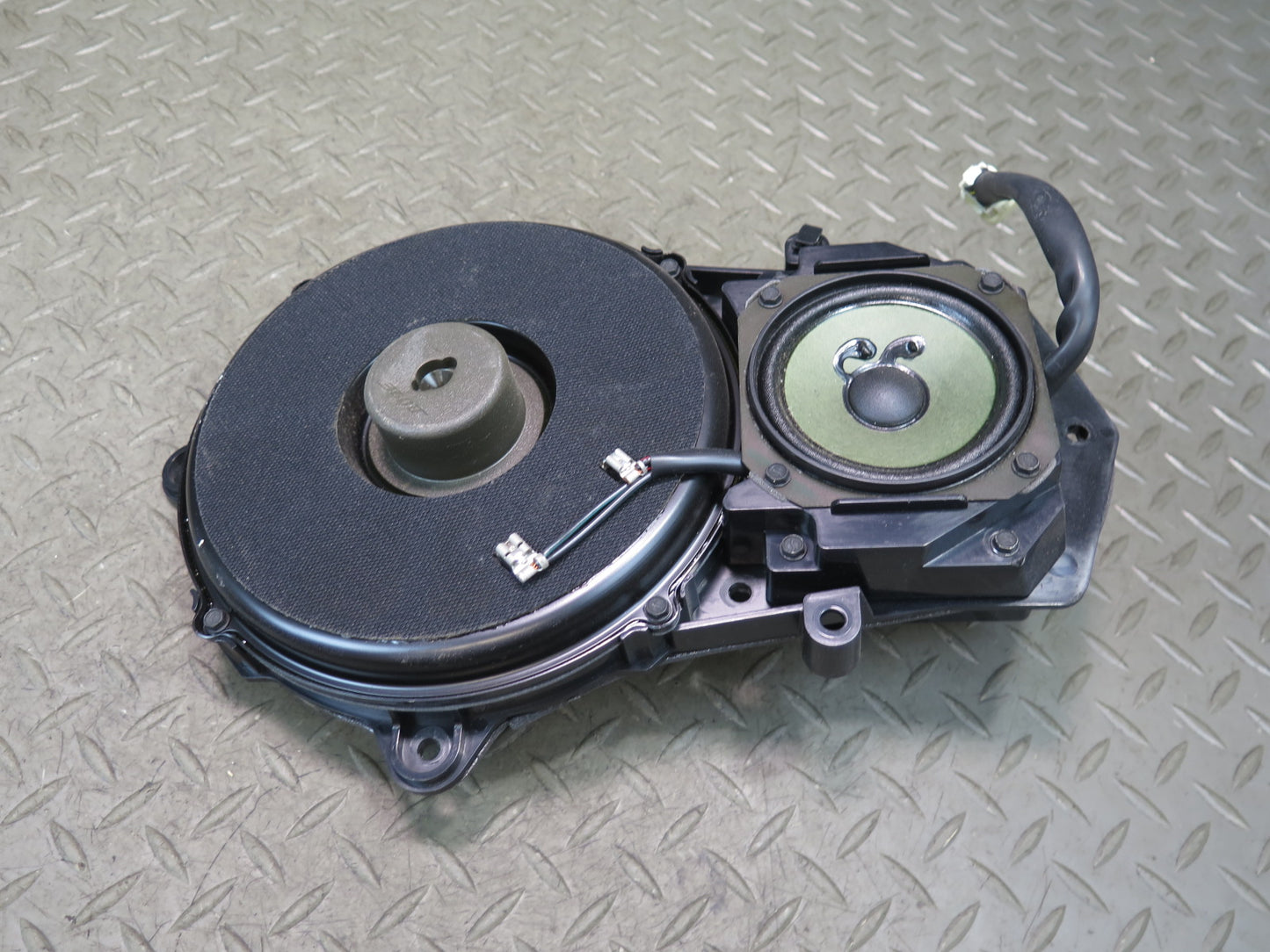 97-04 Chevrolet Corvette C5 Convertible Set of 2 Door Bose Speaker 10278959 OEM