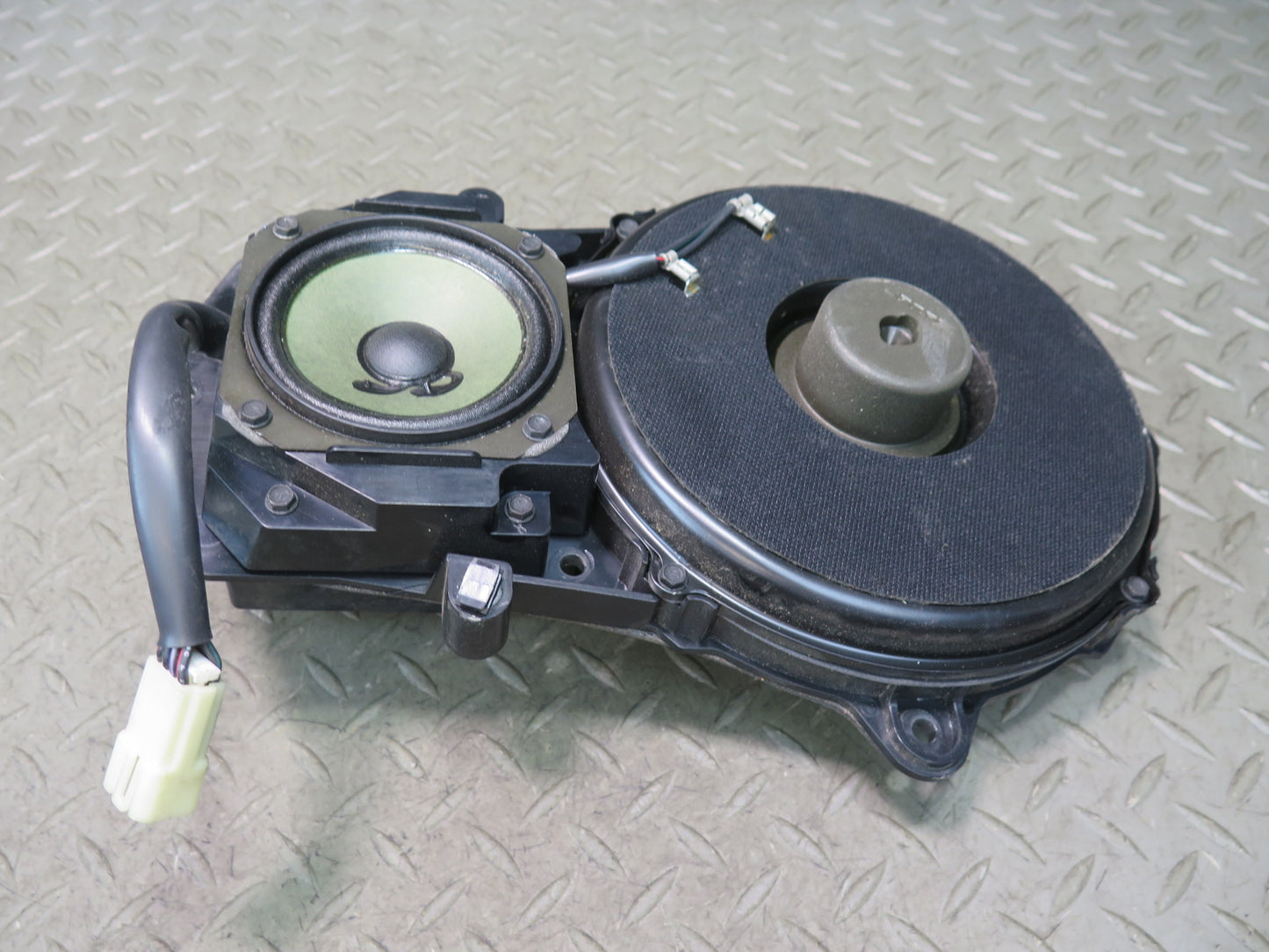 97-04 Chevrolet Corvette C5 Convertible Set of 2 Door Bose Speaker 10278959 OEM