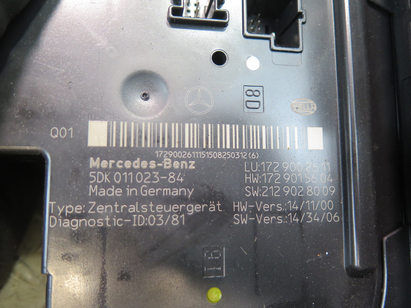 2012-2016 Mercedes R172 SLK Rear SAM Module Relay Fuse Box Assembly A1729002611