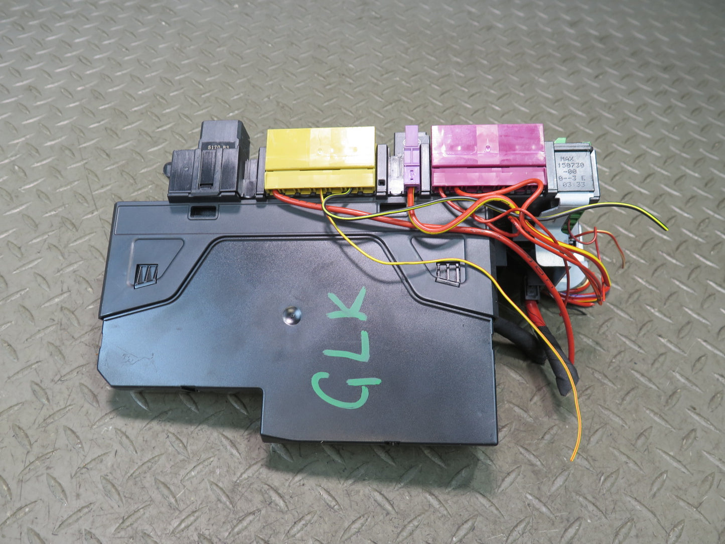 2012-2016 Mercedes R172 SLK Rear SAM Module Relay Fuse Box Assembly A1729002611