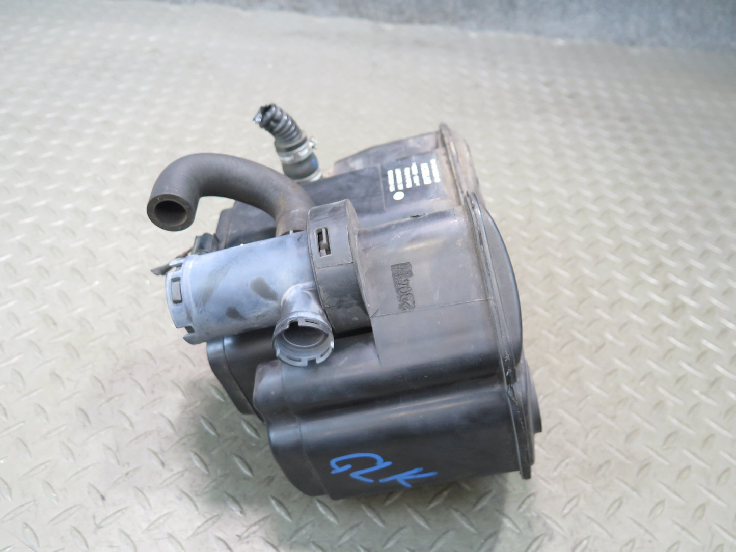 2012-2020 Mercedes R172 SLK SLC Fuel Evaporator Charcoal Vapor Canister