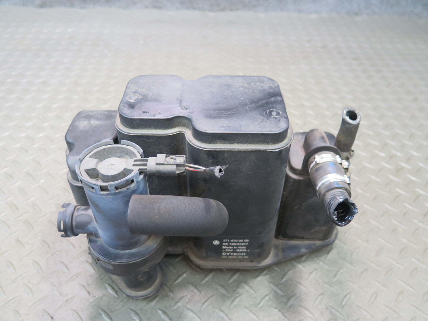 2012-2020 Mercedes R172 SLK SLC Fuel Evaporator Charcoal Vapor Canister
