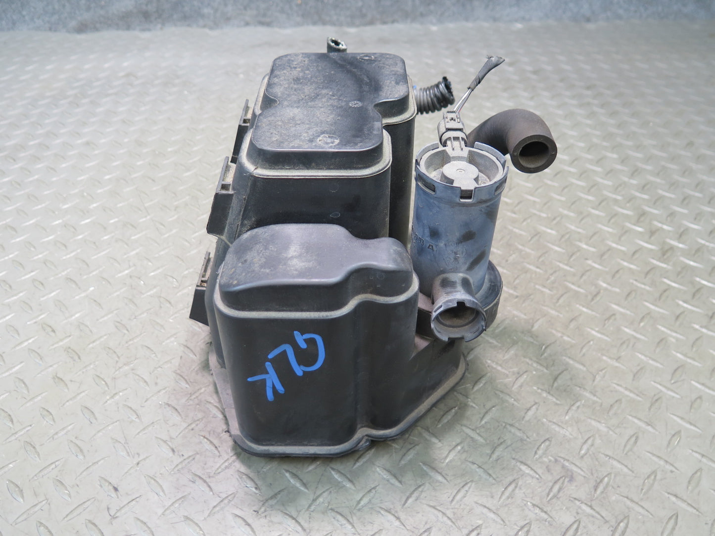 2012-2020 Mercedes R172 SLK SLC Fuel Evaporator Charcoal Vapor Canister