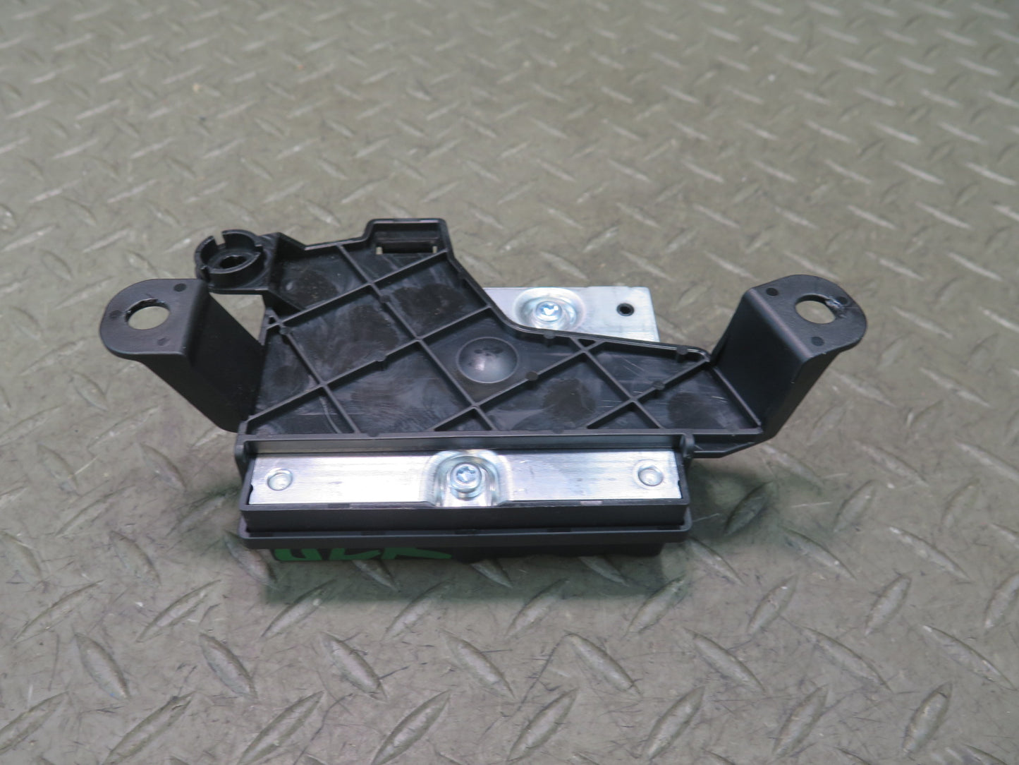 2012-2020 Mercedes R172 SLK SLC  Fuel Pump Control Module Unit A0009000104