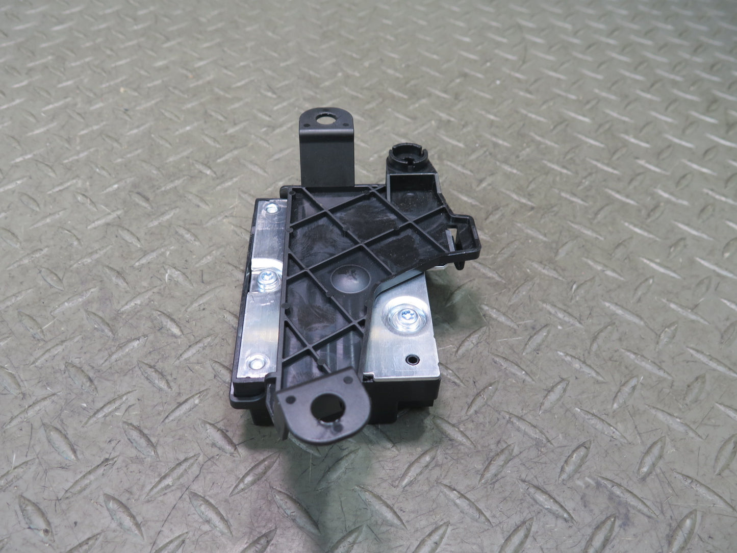 2012-2020 Mercedes R172 SLK SLC  Fuel Pump Control Module Unit A0009000104