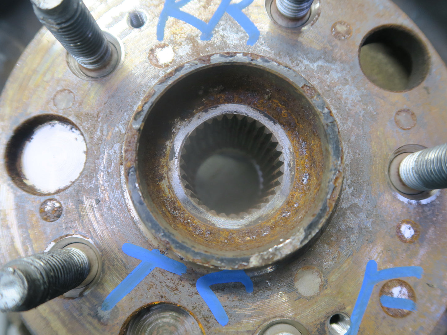 95-97 Toyota Celsior Lexus LS400 UCF20 Rear Right Knuckle Wheel Hub Bearing OEM