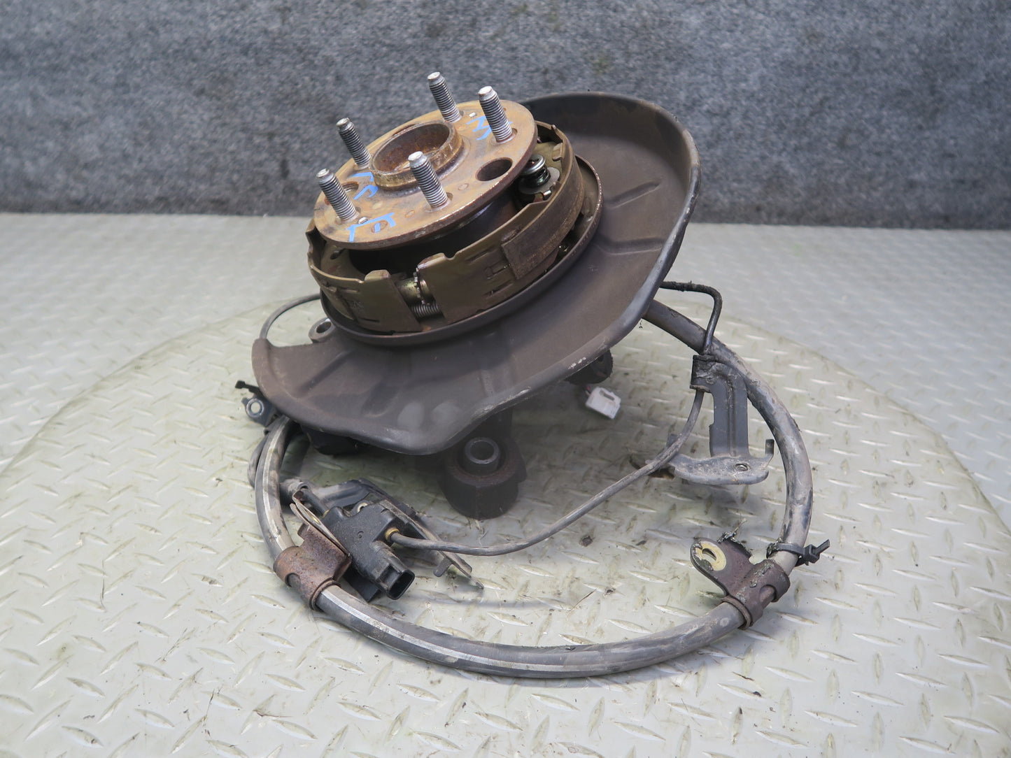 95-97 Toyota Celsior Lexus LS400 UCF20 Rear Right Knuckle Wheel Hub Bearing OEM