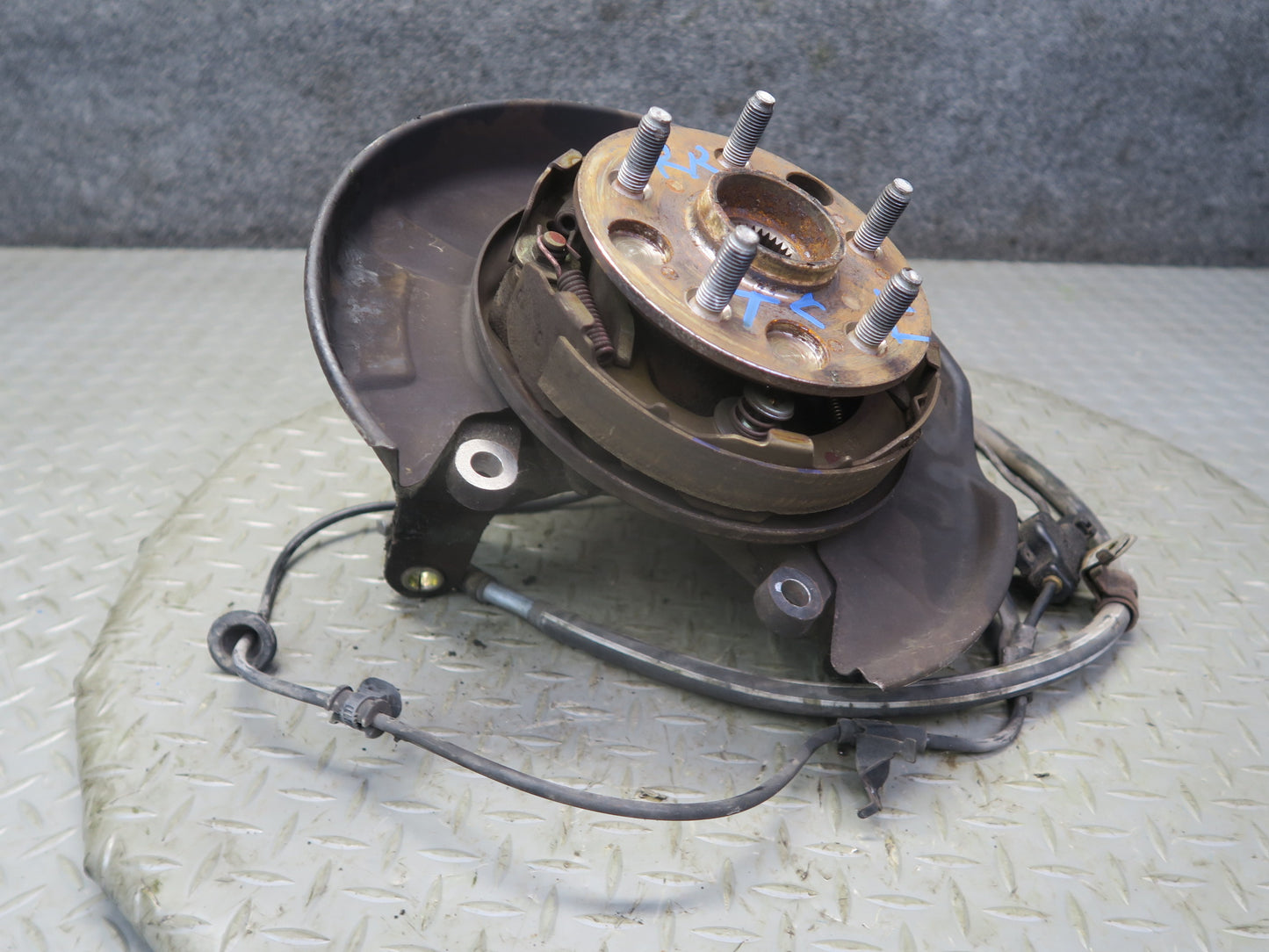95-97 Toyota Celsior Lexus LS400 UCF20 Rear Right Knuckle Wheel Hub Bearing OEM